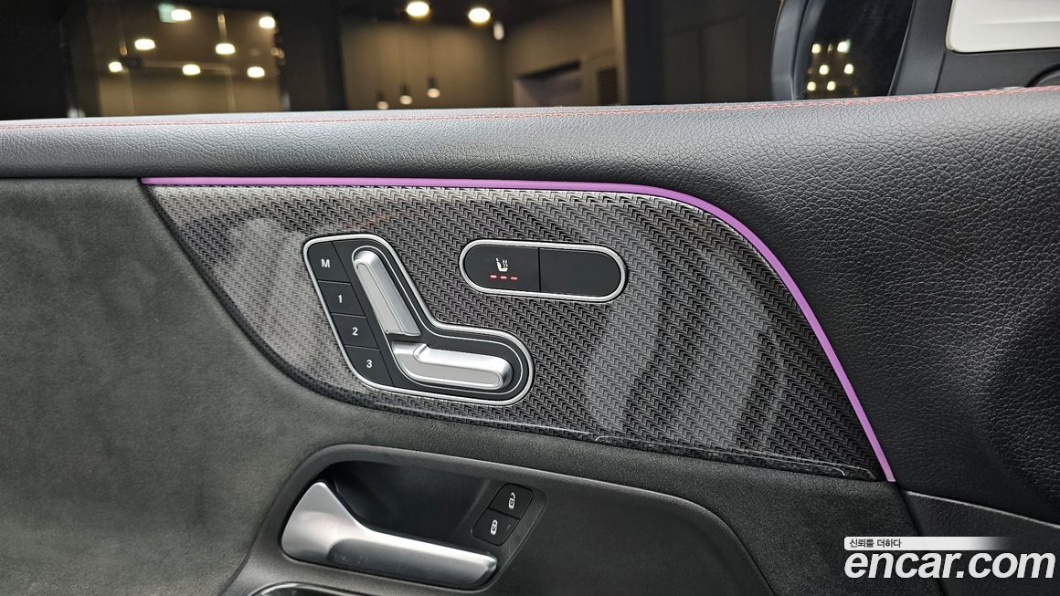 Mercedes-Benz GLB-Class 2021