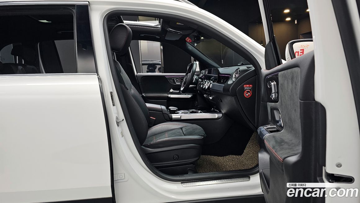 Mercedes-Benz GLB-Class 2021