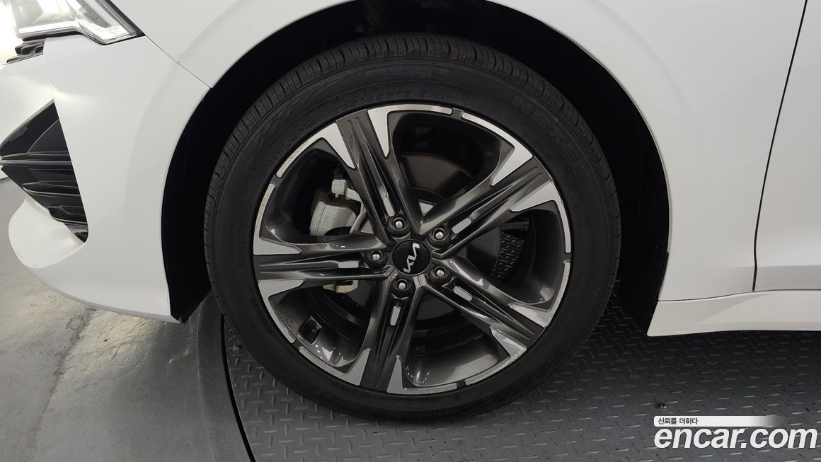 Kia K5 2023