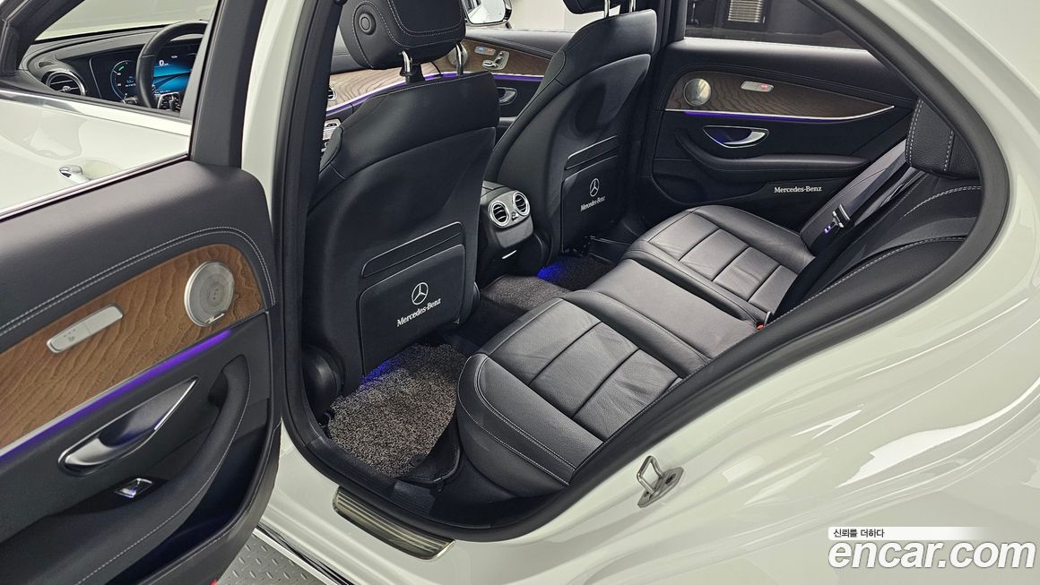 Mercedes-Benz E-Class 2021