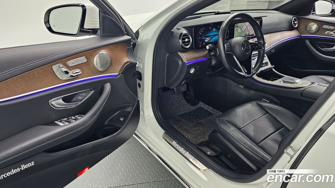 Mercedes-Benz E-Class 2021