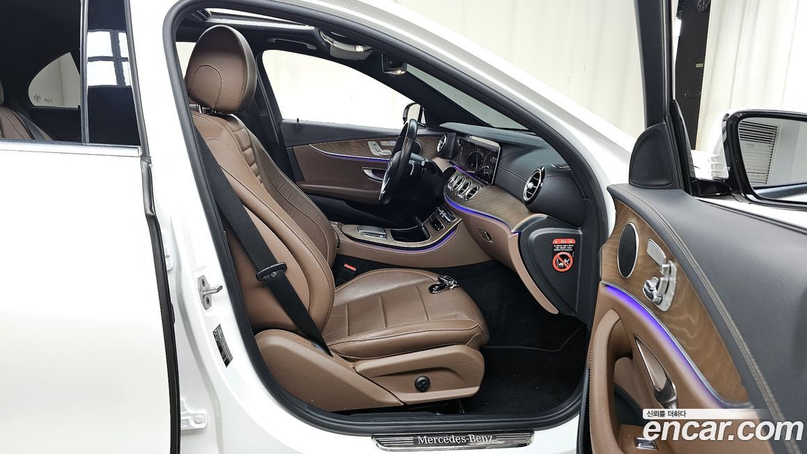 Mercedes-Benz E-Class 2021