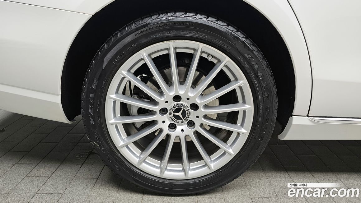 Mercedes-Benz E-Class 2021