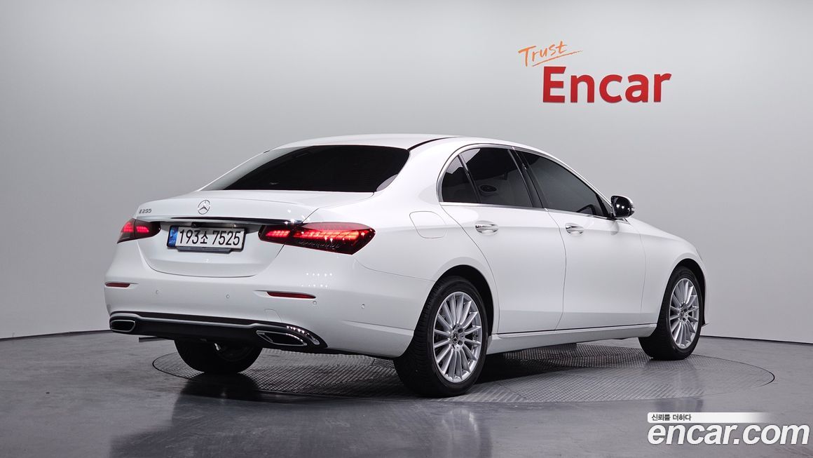 Mercedes-Benz E-Class 2021