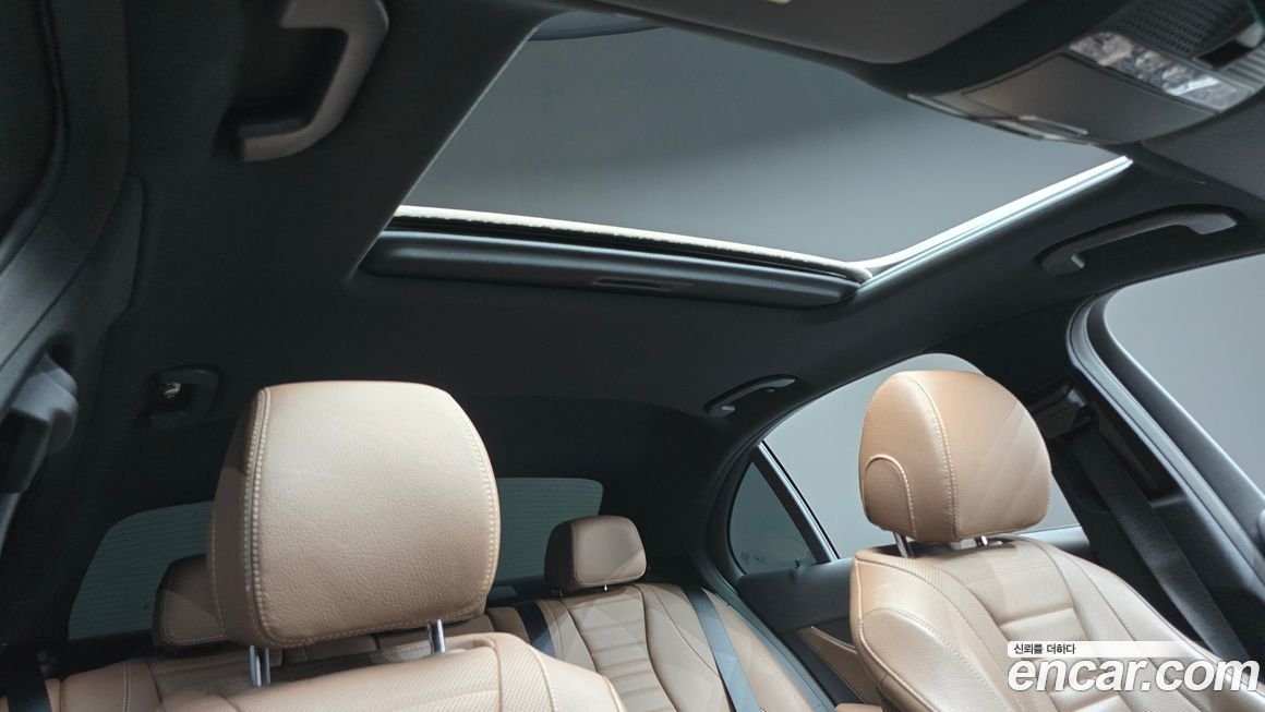 Mercedes-Benz E-Class 2022