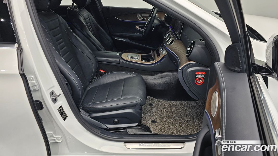 Mercedes-Benz E-Class 2021