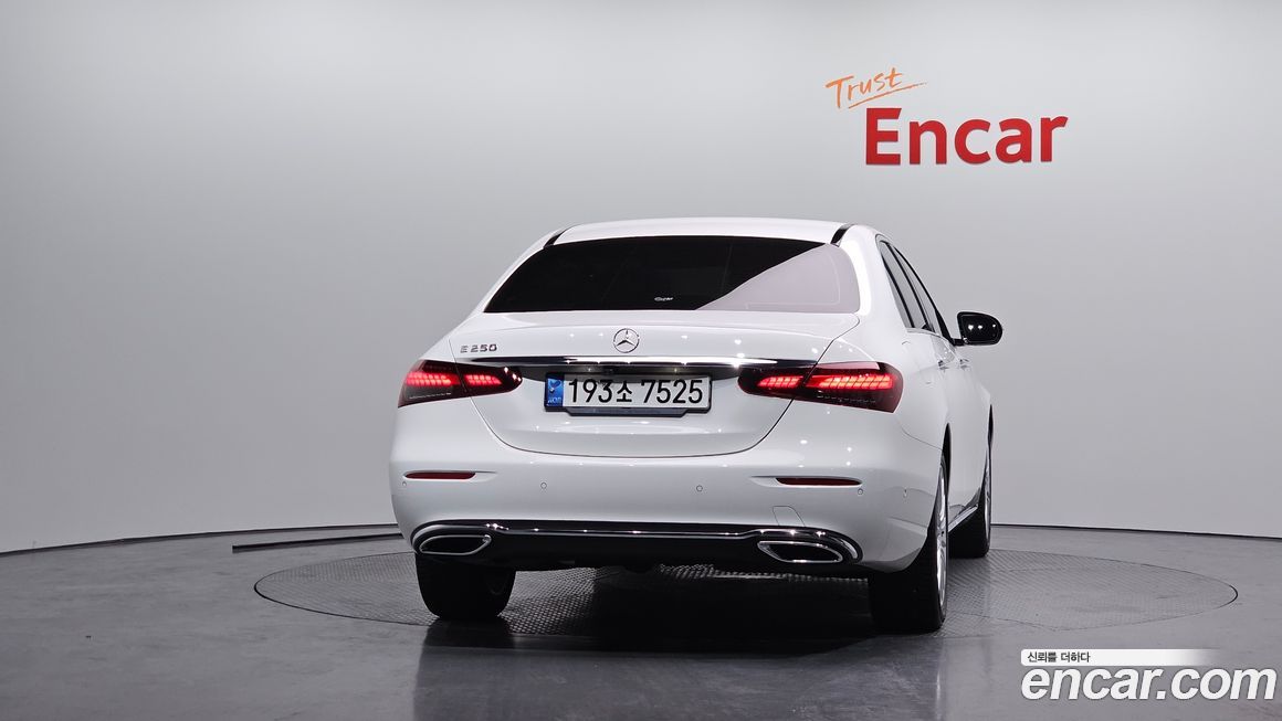 Mercedes-Benz E-Class 2021