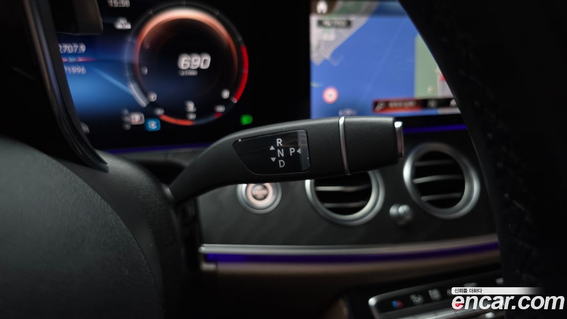 Mercedes-Benz E-Class 2022