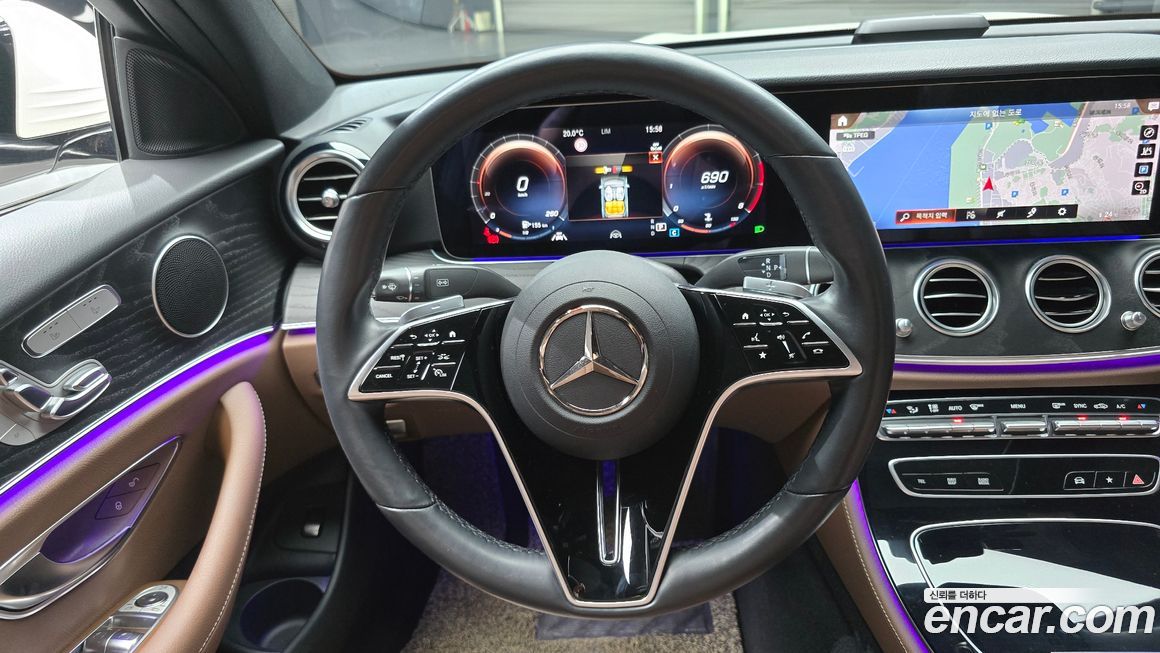 Mercedes-Benz E-Class 2022