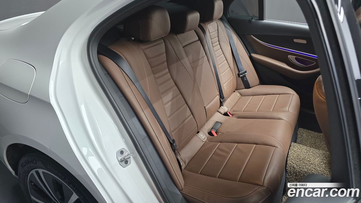 Mercedes-Benz E-Class 2022