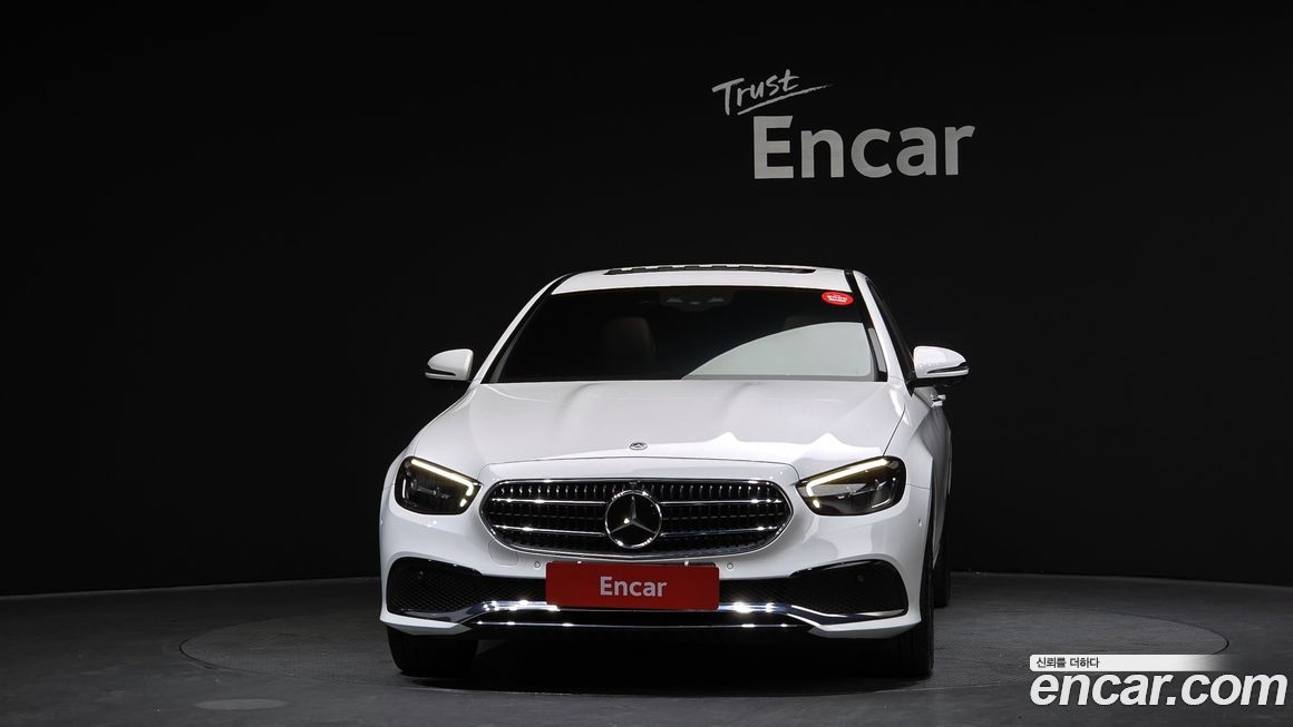 Mercedes-Benz E-Class 2022