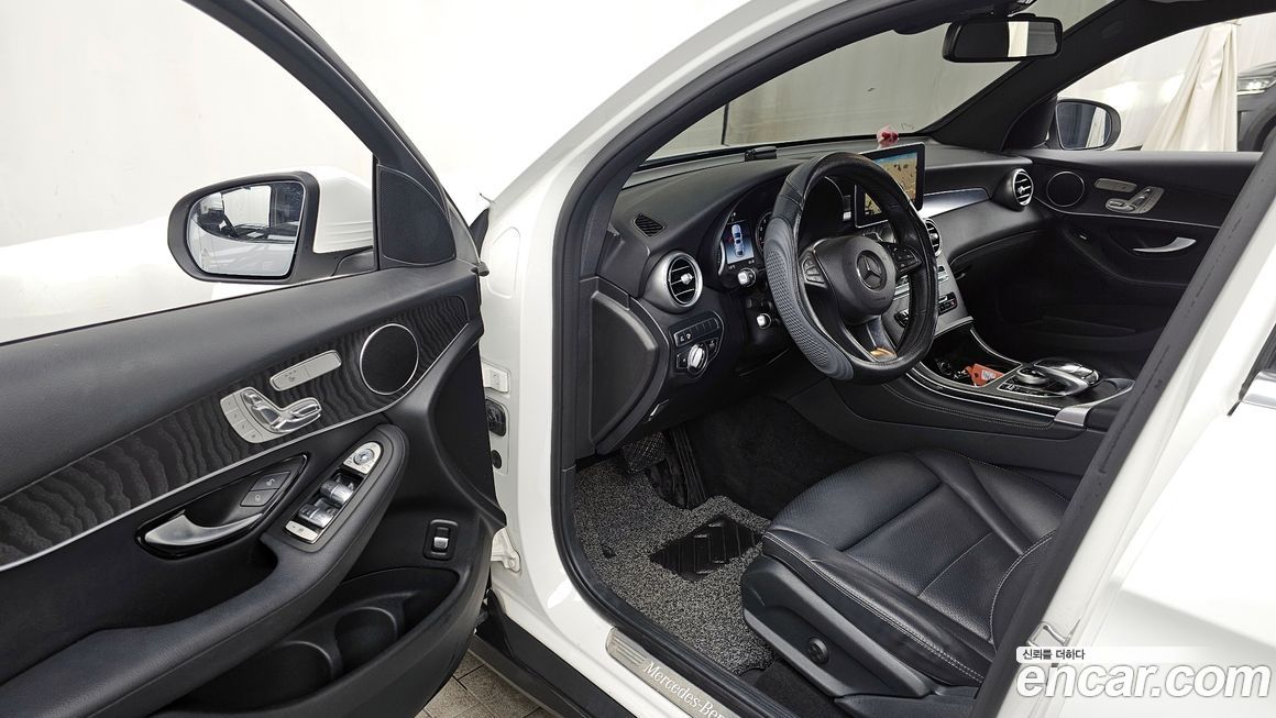 Mercedes-Benz GLC-Class 2019