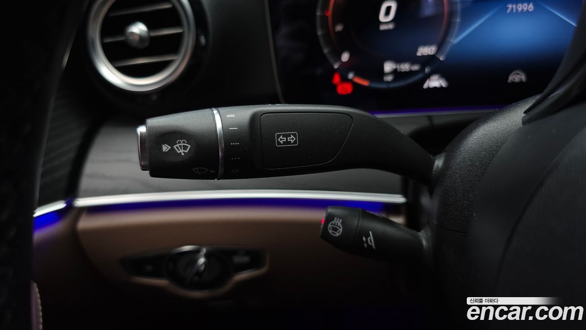 Mercedes-Benz E-Class 2022