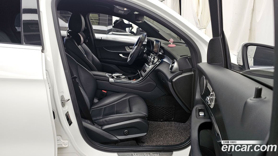 Mercedes-Benz GLC-Class 2019