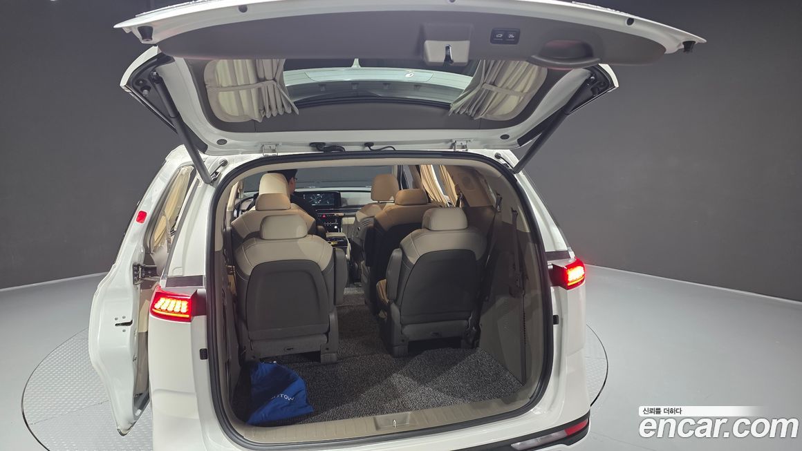 Kia Canival 2021