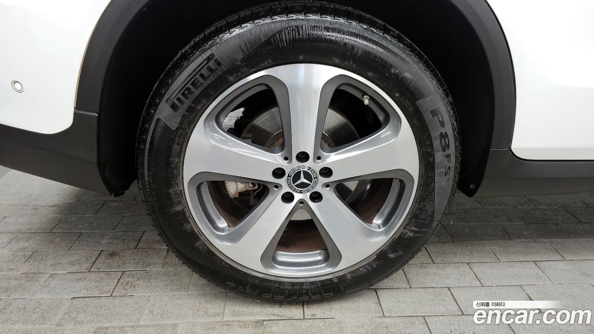 Mercedes-Benz GLC-Class 2019