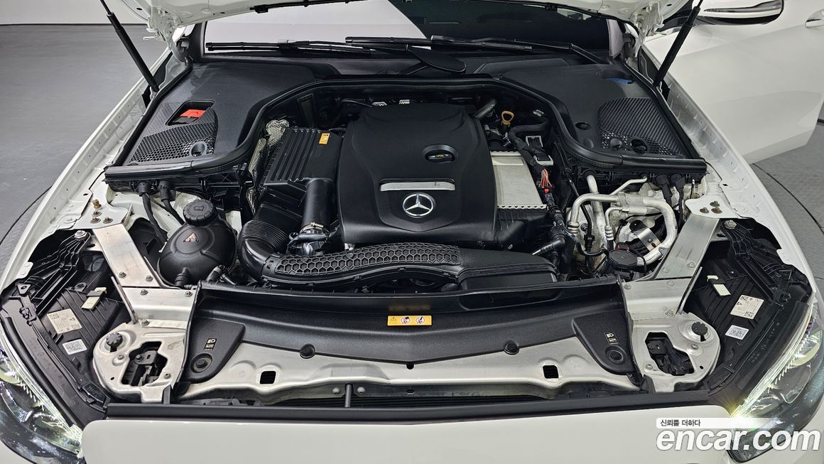 Mercedes-Benz E-Class 2021