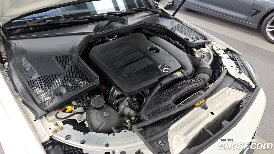 Mercedes-Benz C-Class 2020