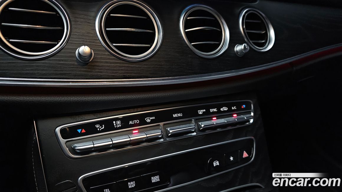 Mercedes-Benz E-Class 2021