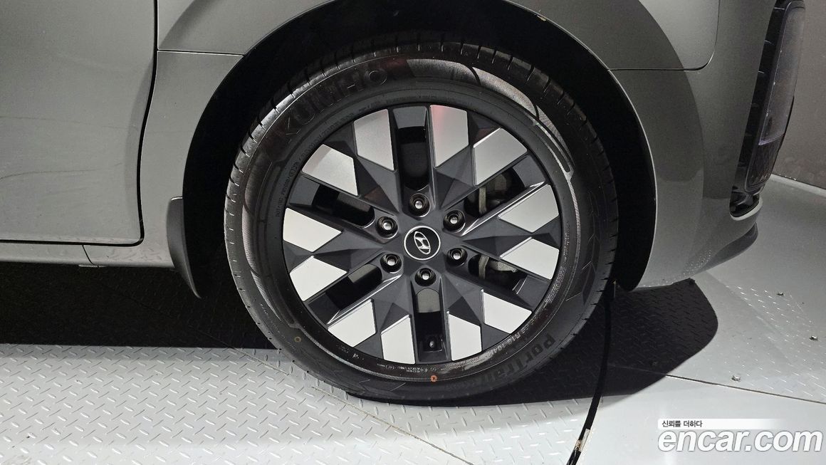 Hyundai Staria 2022