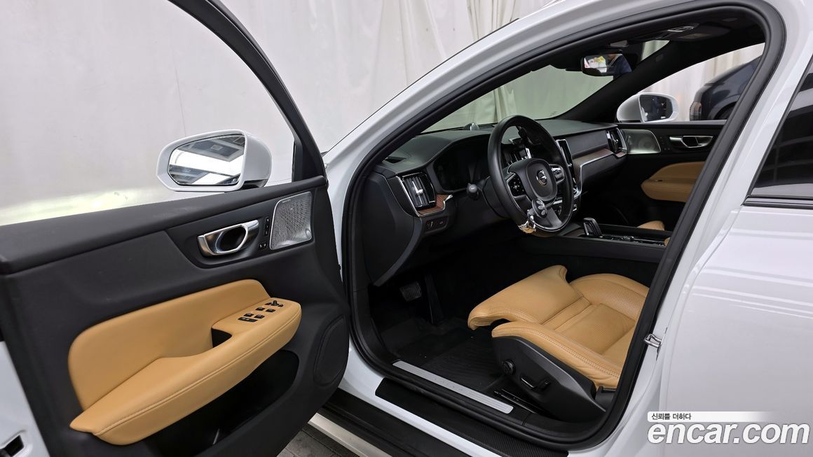 Volvo V60 2021