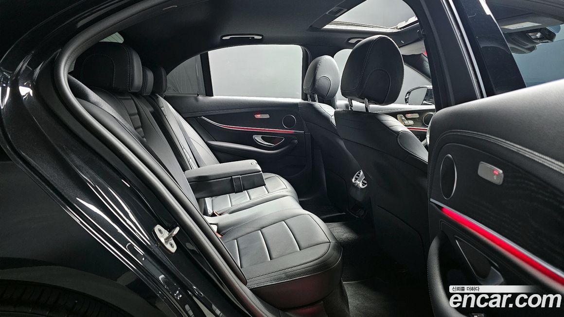 Mercedes-Benz E-Class 2021