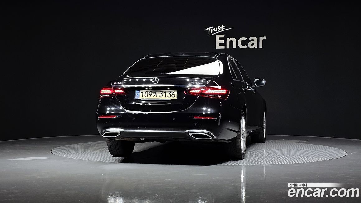 Mercedes-Benz E-Class 2021