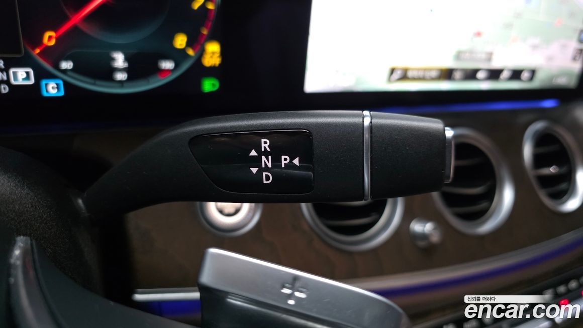 Mercedes-Benz E-Class 2022
