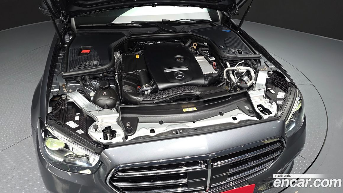 Mercedes-Benz E-Class 2022