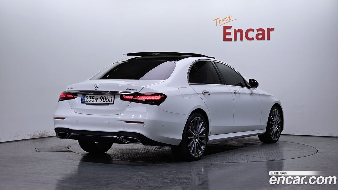 Mercedes-Benz E-Class 2021