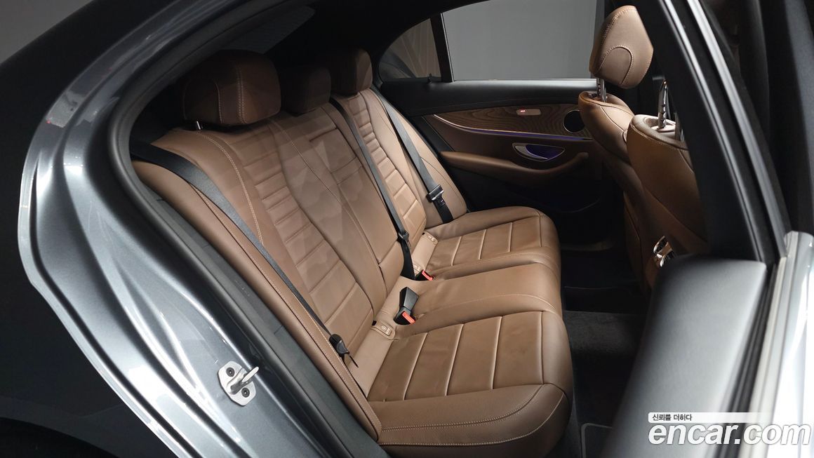 Mercedes-Benz E-Class 2022