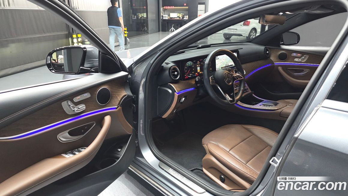 Mercedes-Benz E-Class 2022