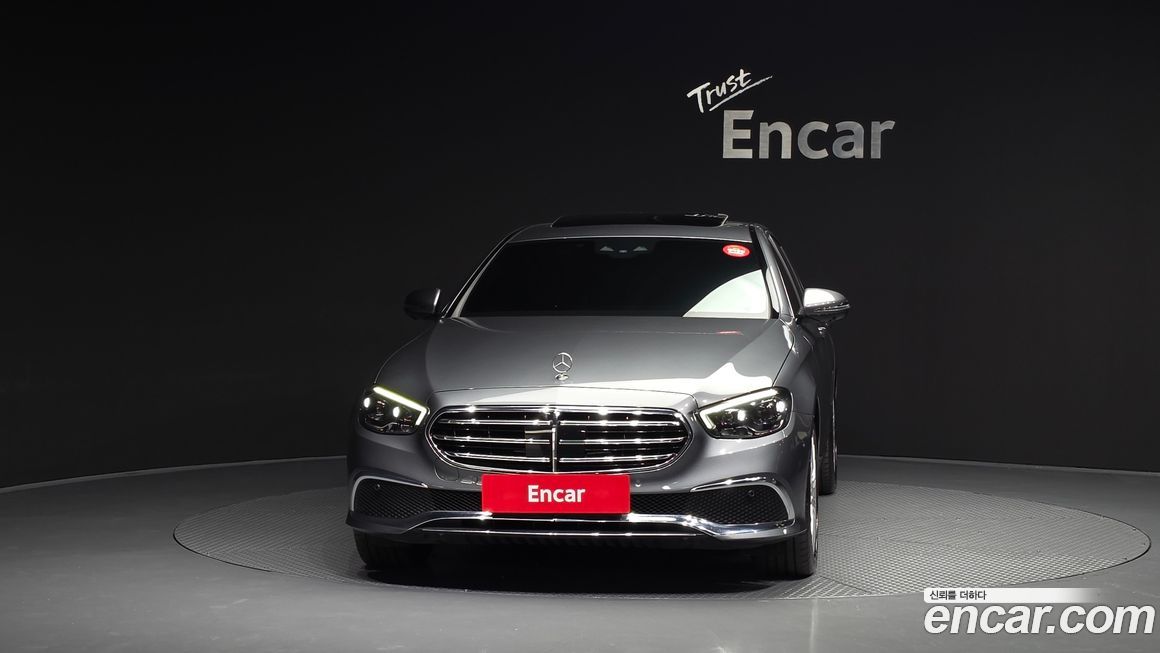Mercedes-Benz E-Class 2022