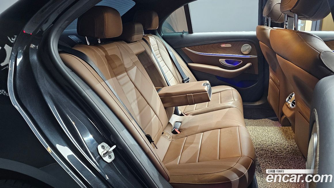 Mercedes-Benz E-Class 2021