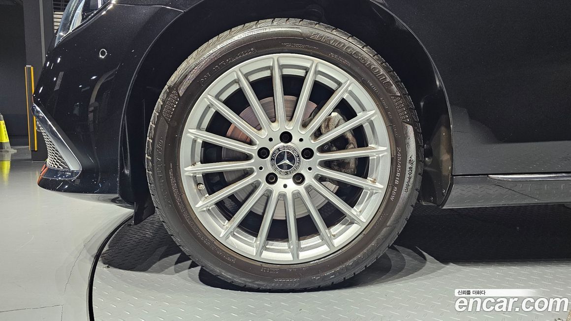 Mercedes-Benz E-Class 2021