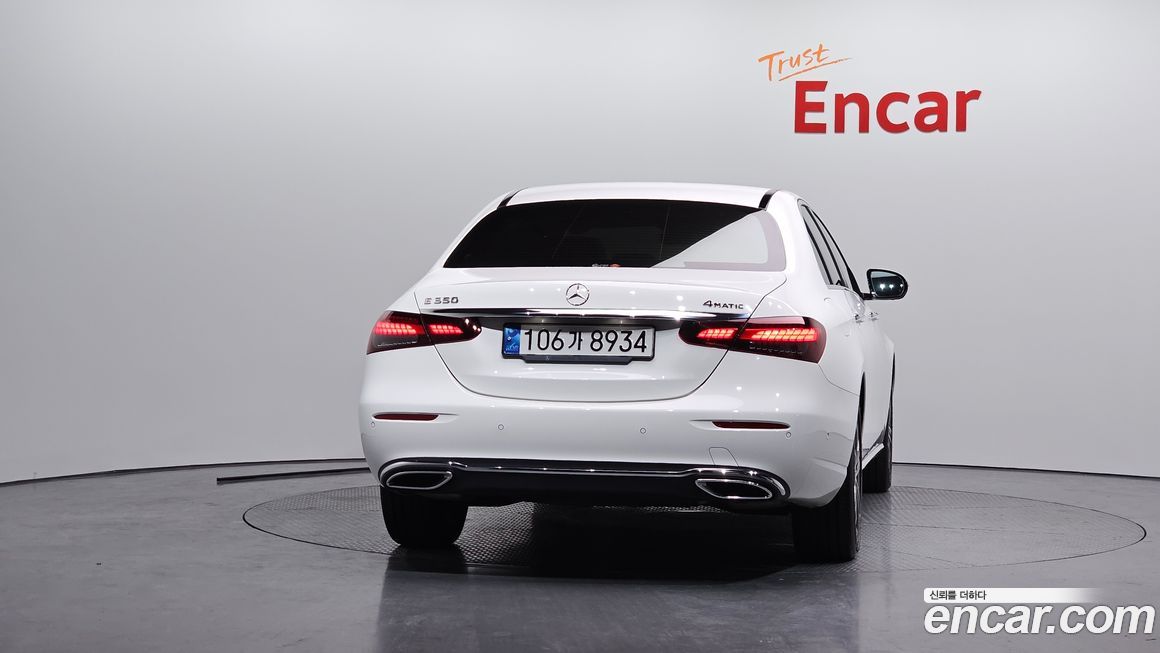 Mercedes-Benz E-Class 2022