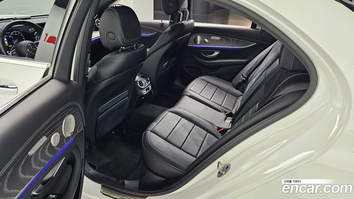 Mercedes-Benz E-Class 2022