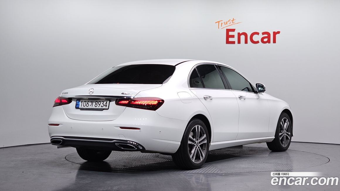 Mercedes-Benz E-Class 2022