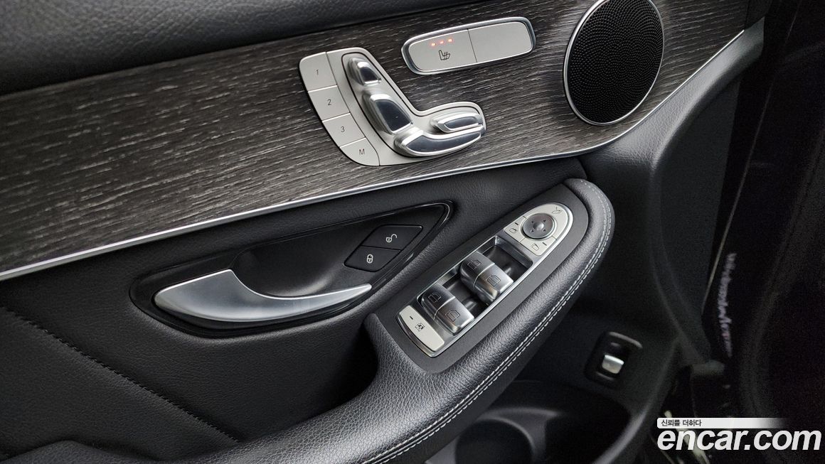 Mercedes-Benz GLC-Class 2020