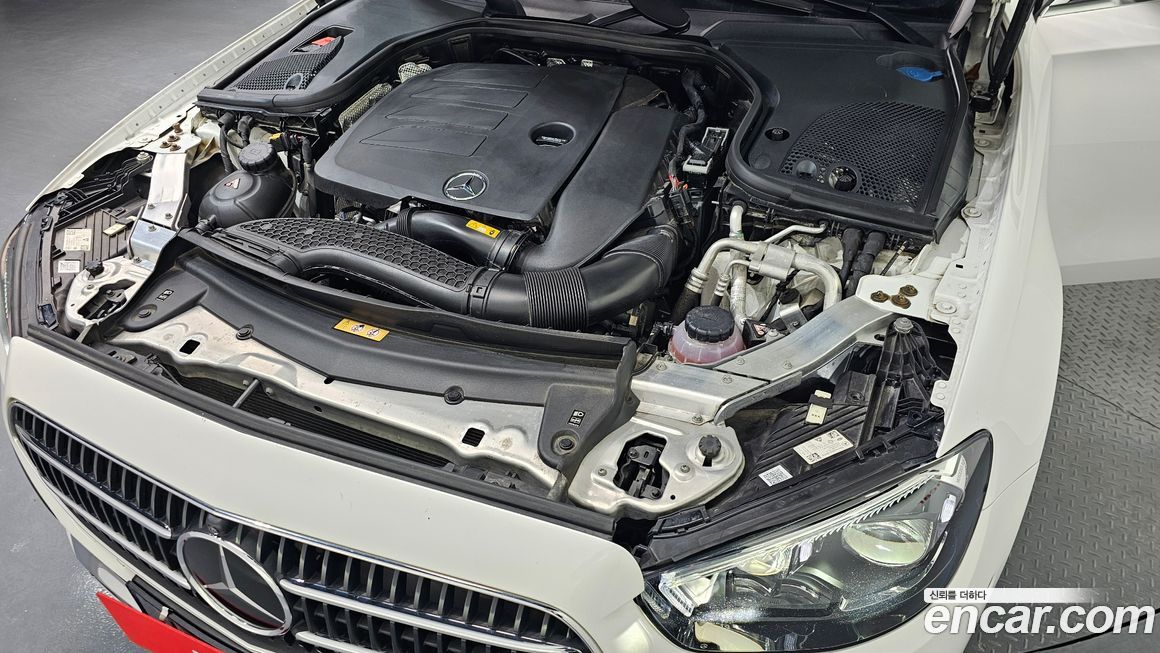 Mercedes-Benz E-Class 2022