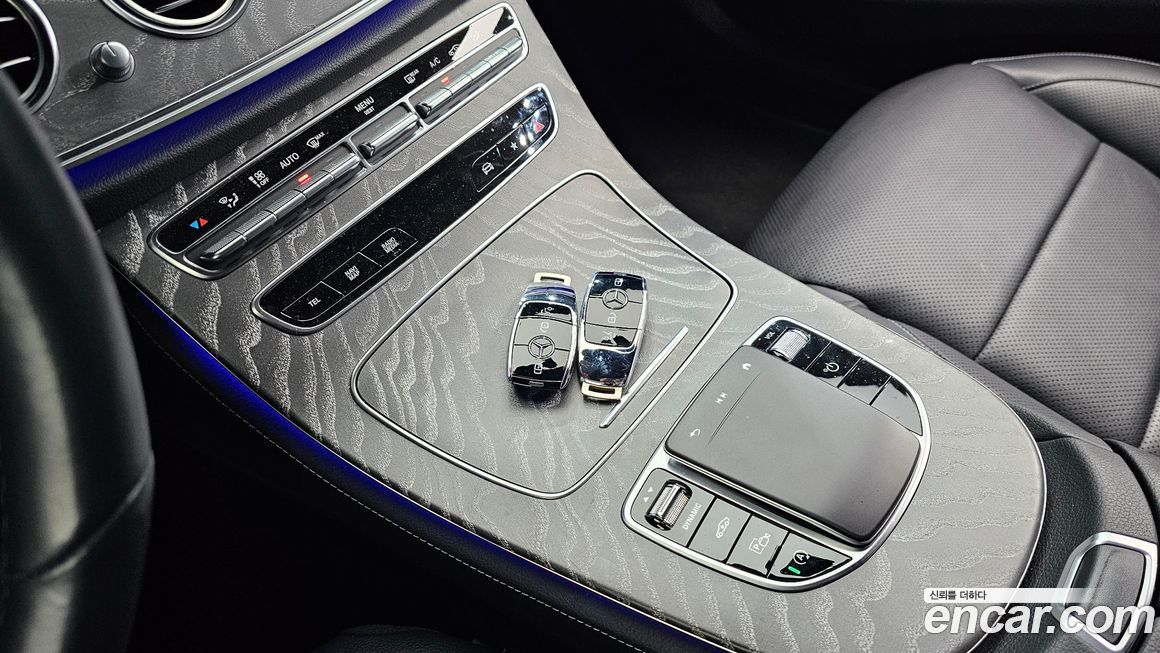 Mercedes-Benz E-Class 2022