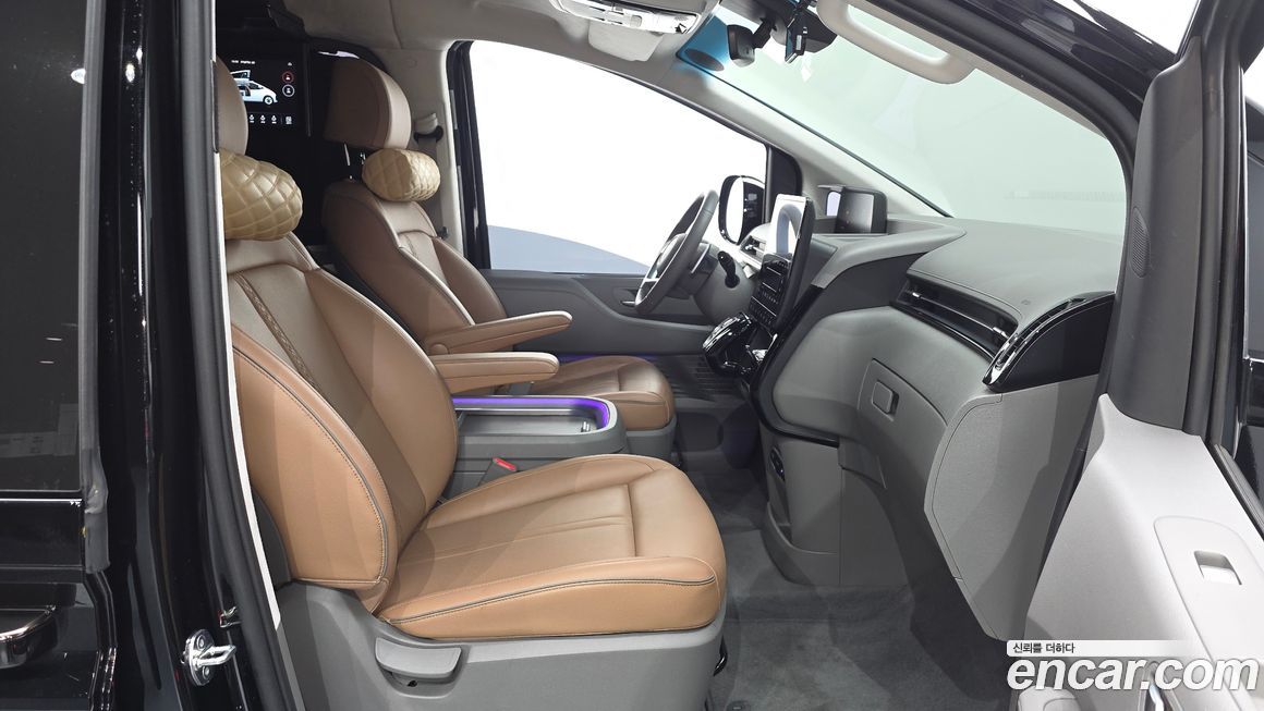 Hyundai Staria 2023