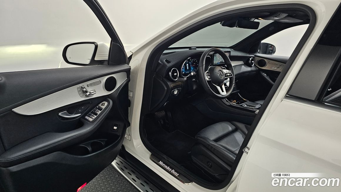 Mercedes-Benz GLC-Class 2021