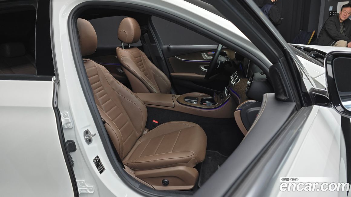 Mercedes-Benz E-Class 2021