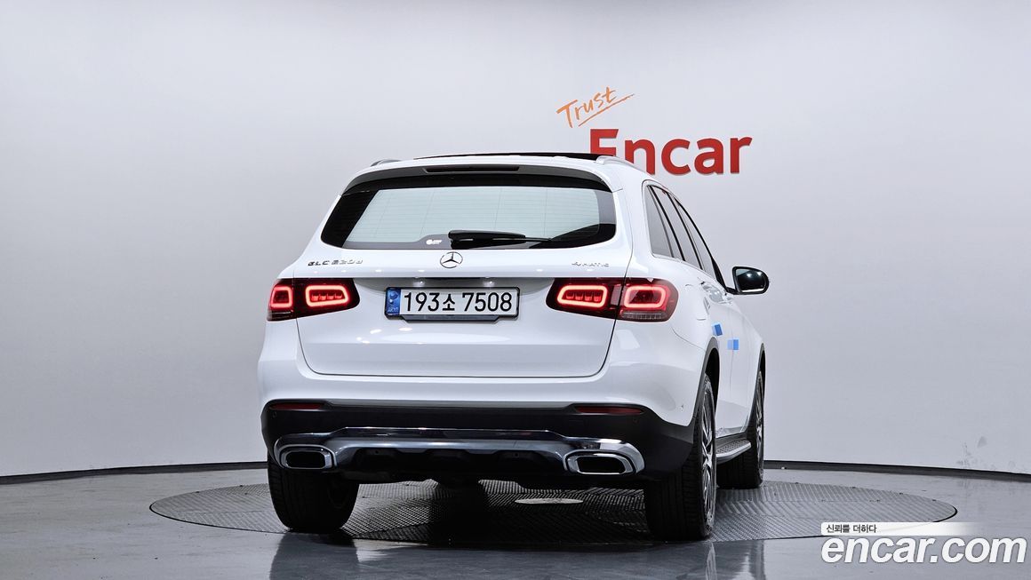 Mercedes-Benz GLC-Class 2021