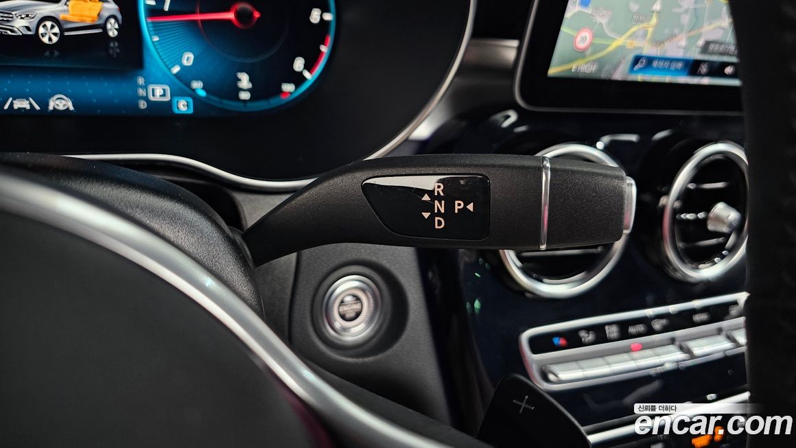 Mercedes-Benz GLC-Class 2021