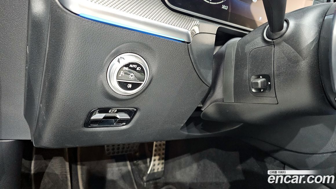 Mercedes-Benz C-Class 2023