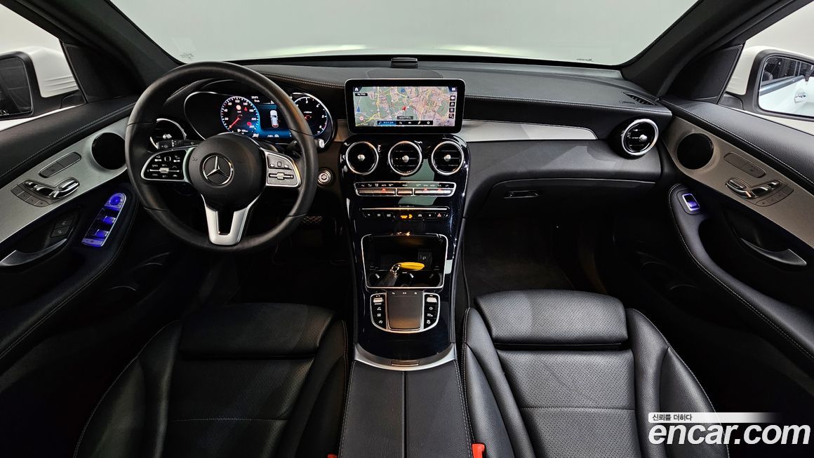 Mercedes-Benz GLC-Class 2021