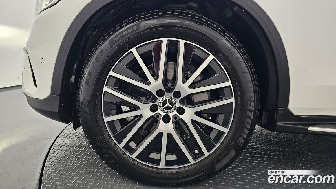 Mercedes-Benz GLC-Class 2021