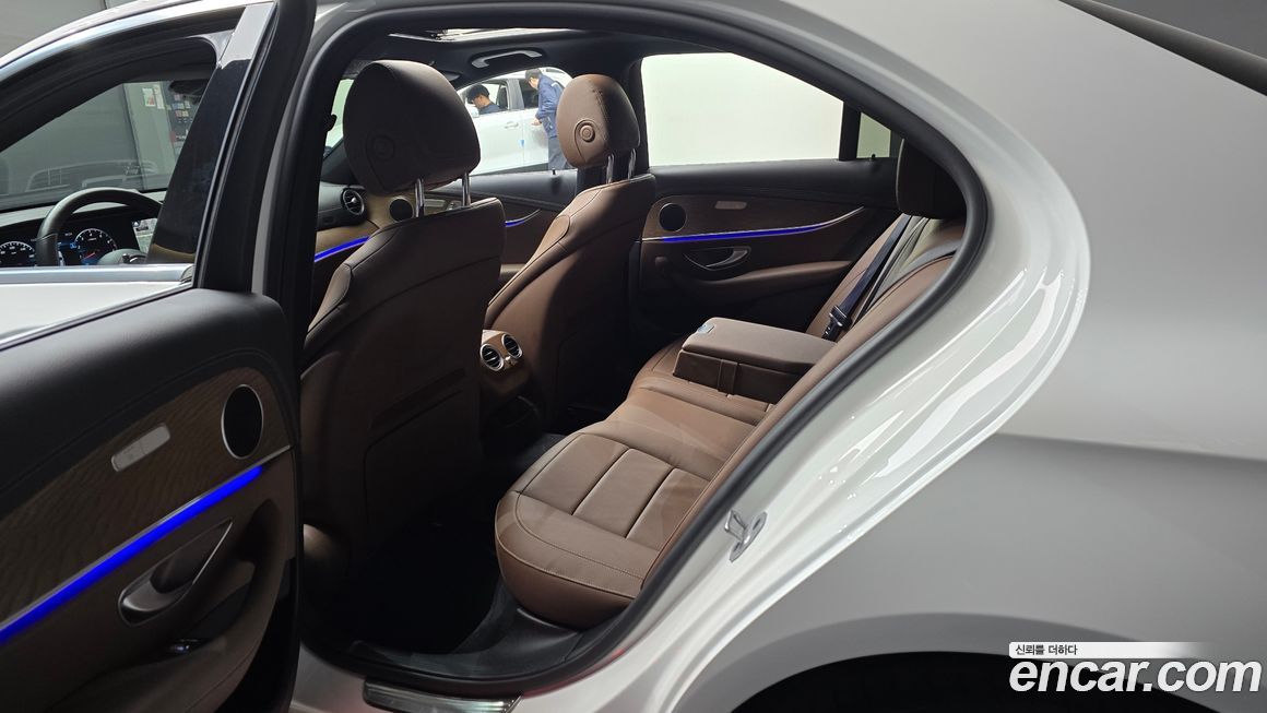 Mercedes-Benz E-Class 2021